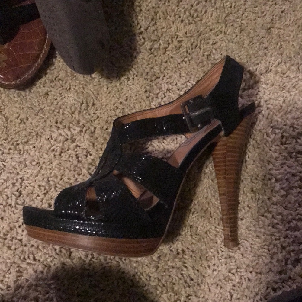 Shimmery Snakeskin Heel